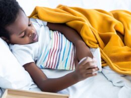 Sennik: Chore dziecko - znaczenie snu