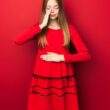 Sennik: Czerwona sukienka - znaczenie snu